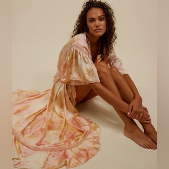 Free People Moonbeams Laced Ruffle Robe pastel colors size S-L - Picture 6 of 13